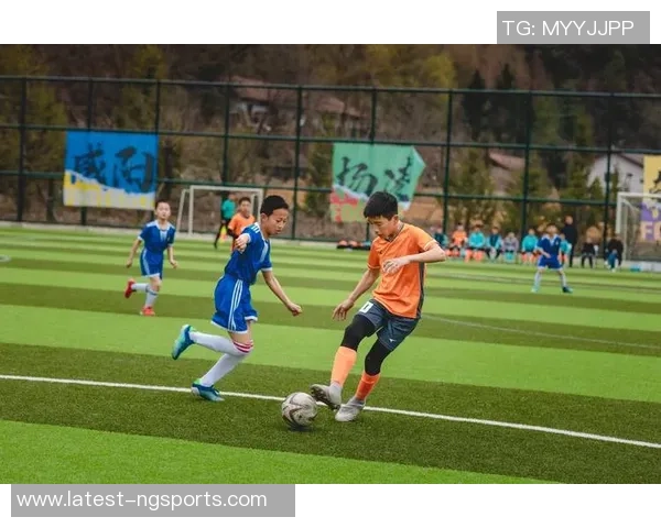 足球少年宫活动精彩纷呈培养青少年足球梦想与团队精神